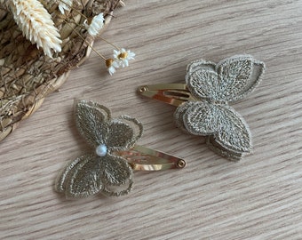 Haarspange „Adele“ für Mädchen mit hübschem Schmetterling im 2er Set | Haarschmuck Schmetterling | Haarklammer Mädchen | Haarspangen Kinder