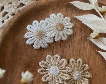 Baby Haarspange für Mädchen mit cremefarbenen und braunen Blumen | Haarschmuck Kinder | Haarklammer Mädchen Blumen | Baby Outfit
