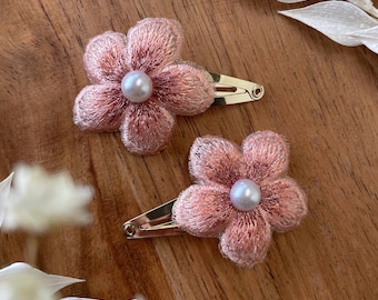 Haarspange für Mädchen mit Blume & Perle 2er Set | Blumen Haarclip | Haarspange Mädchen Perle | Haarschmuck Kinder | Haarspange gold