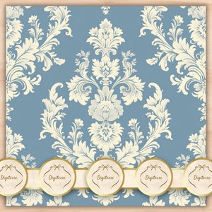 以下が含まれることがあります： ダマスク柄のシームレスパターンデジタルペーパー。背景は薄い青色で、パターンはクリーム色です。パターンは複雑な花のデザインで構成されています。