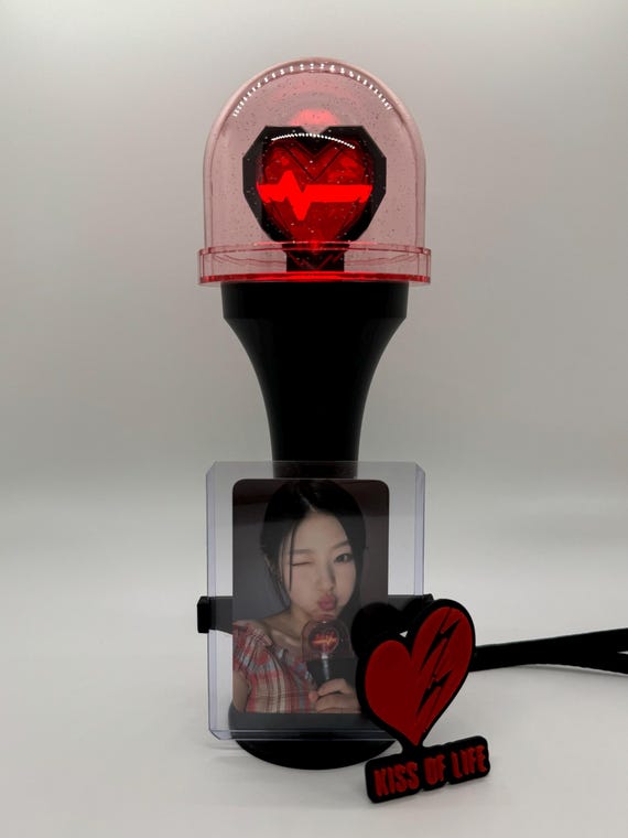 アイドル KISS OF LIFE OFFICIAL LIGHT STICK Amazon.com: KISS of Life Official Light Stick : Sports