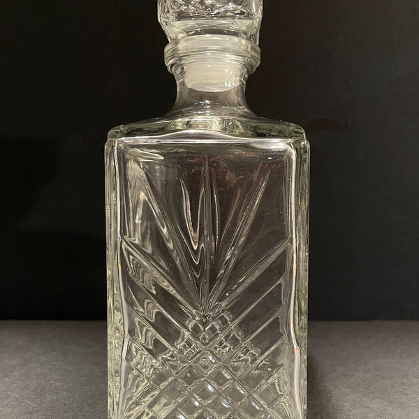 Vintage Whiskey Glass Decanter 36oz Starburst, Made in Italy (Stamped: Italy), 10” Tall. Stunning, Rare, for alcohol or other beverages.