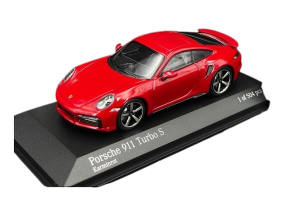 ポルシェ 911 ターボ S クーペ 2020 カーマインレッド | 1:43スケール
