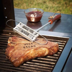 Marcador de barbacoa / Sello personalizado para bistec / Regalo divertido para él / Accesorios para barbacoa / Regalo para el Día del Padre / Herramienta para cocinar al aire libre / Letras