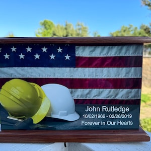 Patriotic cremation urn, Hard hats w/ USA Flag personalized urn, CIV Custom wooden Urn with FREE Engraving, Engraved urn for veterans, urna