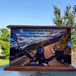 Motorcycle Rider Personalize Urns, Bike Cremation Urn, Custom wooden Urn, Urn with FREE Engraving, Engrave urn, urna para motociclistas