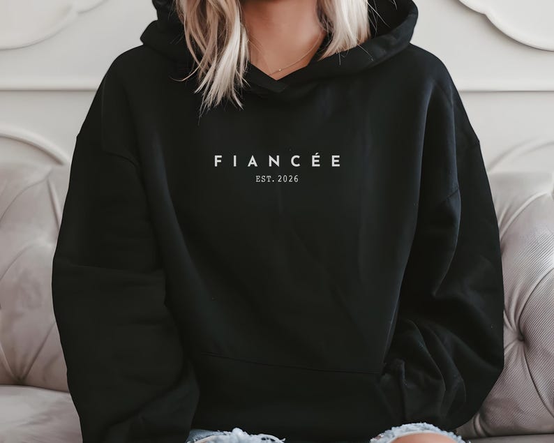 Sudaderas personalizadas para novios, camiseta de compromiso personalizada, futuros esposos, regalo de compromiso, regalo para la prometida, novio y novia imagen 6