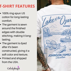 以下が含まれることがあります： 白いTシャツ。青い湖のグラフィックと「Lake of the Ozarks SUMMER '26」と「JOHNSON FAMILY Vacation」の文字。快適さを追求したリングスパンコットン製。