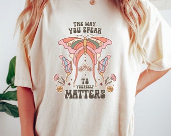Camiseta inspiradora de amor propio, camiseta bohemia de moda, camiseta bohemia motivadora y moderna, camiseta con colores cómodos, regalo bohemio vintage para ella.