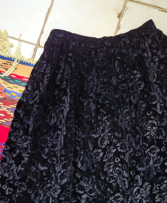 Vintage 50s Handmade Black Floral Velvet Skirt - image 2