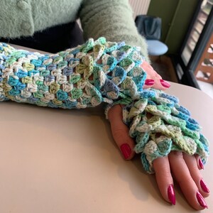 Dragon Scale Gloves, Fingerless Gloves, Crocodile Stitch, Mitts, Crocodile Gloves, Crochet Gloves, Arm Warmers image 7