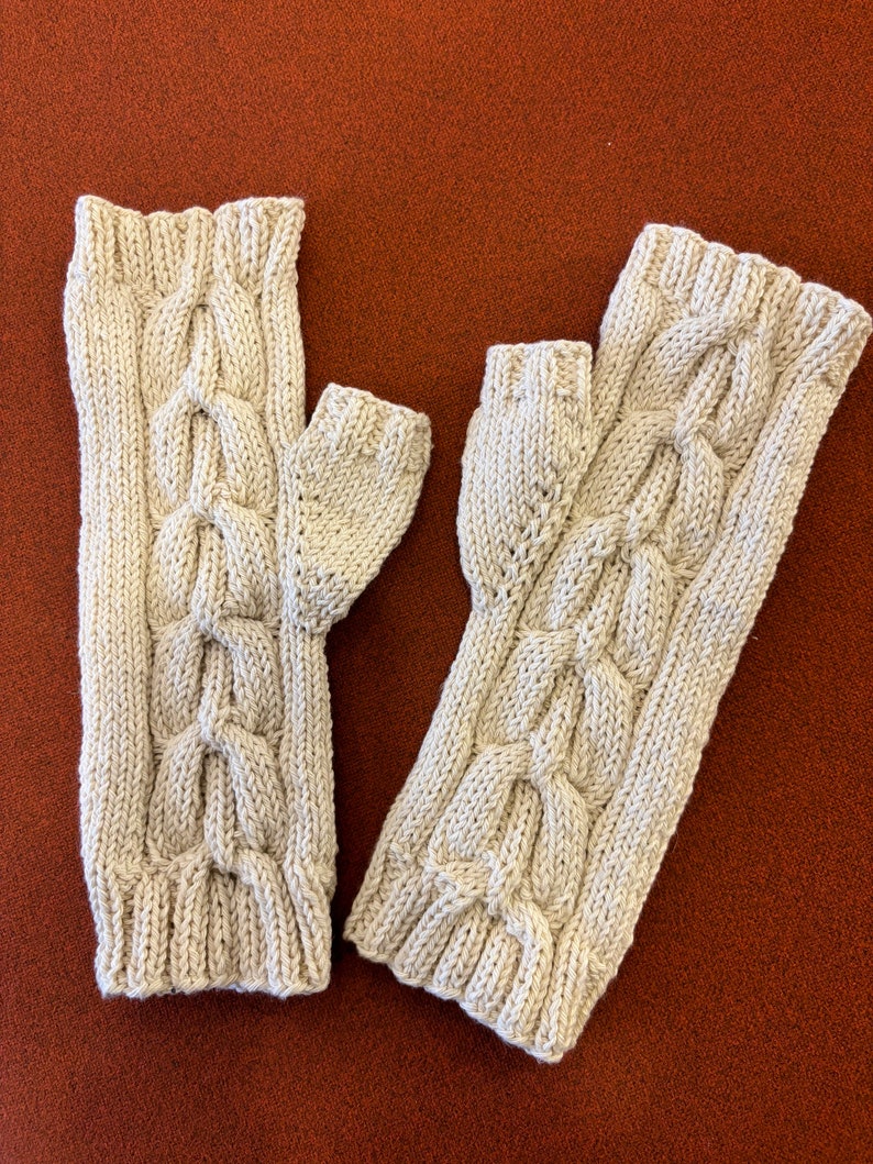 CROCHET PATTERN, Fingerless Gloves Pattern, 3D Cables Knitlook