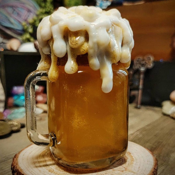 Honey Mead Tavern Tankard (Floating D20 Dice Roller | D&D Dice Rolling Potion)