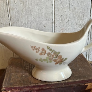 Vintage Mayer China Shasta Gravy Boat Restaurant Ware Made in Beaver Falls PA USA cream Briwn Green Floral Flowers