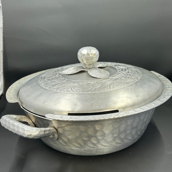 Hand Forged Everlast Metal Covered Dish Bowl Aluminum Vintage Cookware Kitchen Floral Design