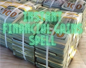 Könnte beinhalten: Ein Stapel gebündelter US-Dollar-Scheine mit dem Text "INSTANT FINANCIAL GAINS SPELL" darübergelegt.