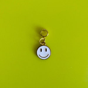 Smiley Anhänger mit Charm Halter Öse für Gummischnur/Silikonschlauch/Schlangenkette Armbänder/Barbiecore Style