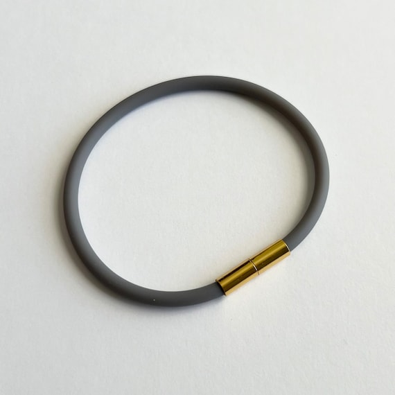 Magnetic Clasp Soft-touch Silicone Bracelet-light Grey