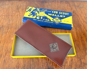 Vintage leather Cub Scout Wallet with original box, never used, 1950s BSA