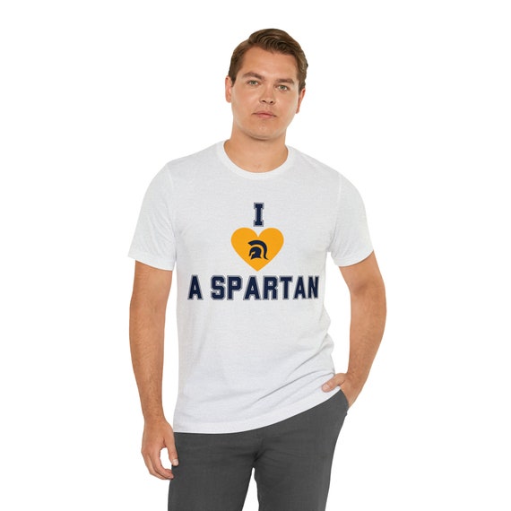 私はスパルタンTシャツのネイビー文字が大好きです、私はスパルタンT 