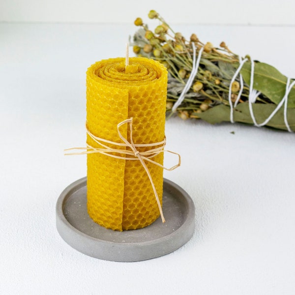 Minimalist Concrete Candle Holder, Circle Gray Handmade Stick and Beeswax Candle Holder, Modern Candle Accesories, Scandinavian Style,