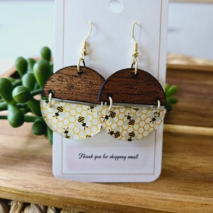 Boucles d&#39;oreilles pendantes abeille, boucles d&#39;oreilles en bois cadeau fait main, cadeaux mignons abeille pour elle, bijoux bourdon pour femme, cadeau amoureux des abeilles