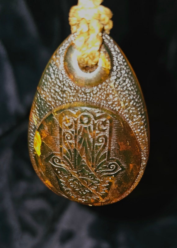 Baltic Amber teardrop shaped carving with Hamsa. … - image 3