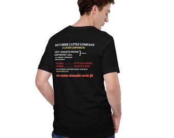 Camiseta Lonesome Dove; camiseta negra con el logo de Hat Creek Cattle Company; camiseta con un libro o novela de estilo vintage del oeste americano.