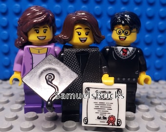 Custom Graduate Graduation Mini with Parents, Family and Friends