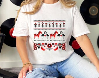 Skandinavische Volkskunst T-Shirt | Schwedisches Dala Pferd, Fuchs, Blumen und Engel | Nordische Volkskunst Hemd