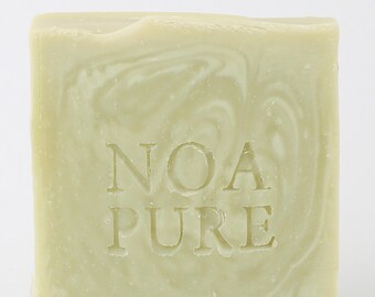 Jabón natural de aceite de aguacate: cuidado vegano artesanal para pieles sensibles