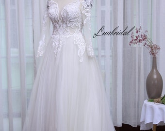 Luxuriöses Design A-Linie Brautkleid. perfekt in jedem Detail , Brautkleid mit V-Ausschnitt . weißes Hochzeitskleid.