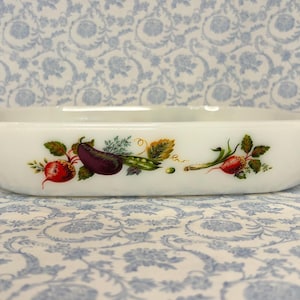Vintage Pyrex Tuscany Casserole Dish