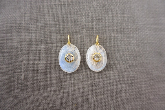 Medium Oval Rainbow Moonstone Pendant, White Topaz Inlay, 18k Gold Vermeil, 17mm, 1pc