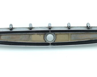 Emblem 1966 country wagon ford vintage part genuine tailgate