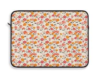 Retro floral vibes for your tech! Soft, padded laptop sleeve with a vintage-inspired floral design.