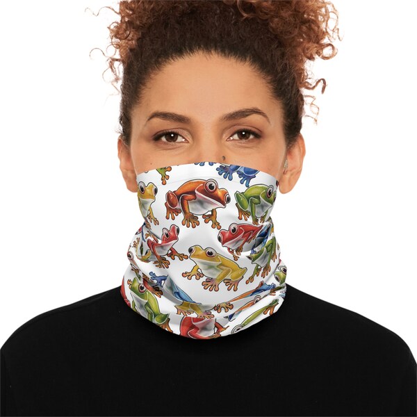 Embrace adventure in style with our Midweight Neck Gaiter featuring vibrant frogs. Cozy, chic, and a nod to nature's whimsical charm