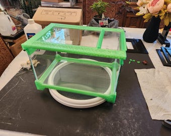 12x8x7" Medium Terrestrial Terrarium - Assembled