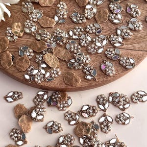 Vintage Style Appliqué Kleine Perle & Spiegel Patch mit Zirkon floral Indische gestickte Verzierung für Sari Bluse Lehenga Schleier DIY Handwerk