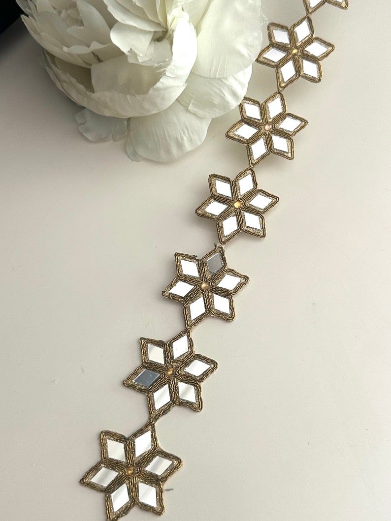 Handcrafted Flower Pattern Antique Lace Trim Mirror Work Decorative