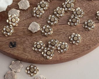 Vintage Inspired Flower Patches with Rhinestone Small Crystal Flower Applique Embellishment for Jewelry Decor Sewing Wedding Dress Veil