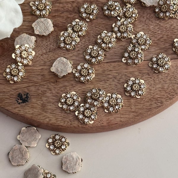 Vintage Inspired Flower Patches with Rhinestone Small Crystal Flower Applique Embellishment for Jewelry Decor Sewing Wedding Dress Veil