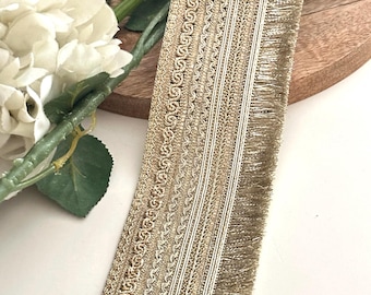 Ribete ancho dorado Zari: encaje con flecos bordados al estilo indio