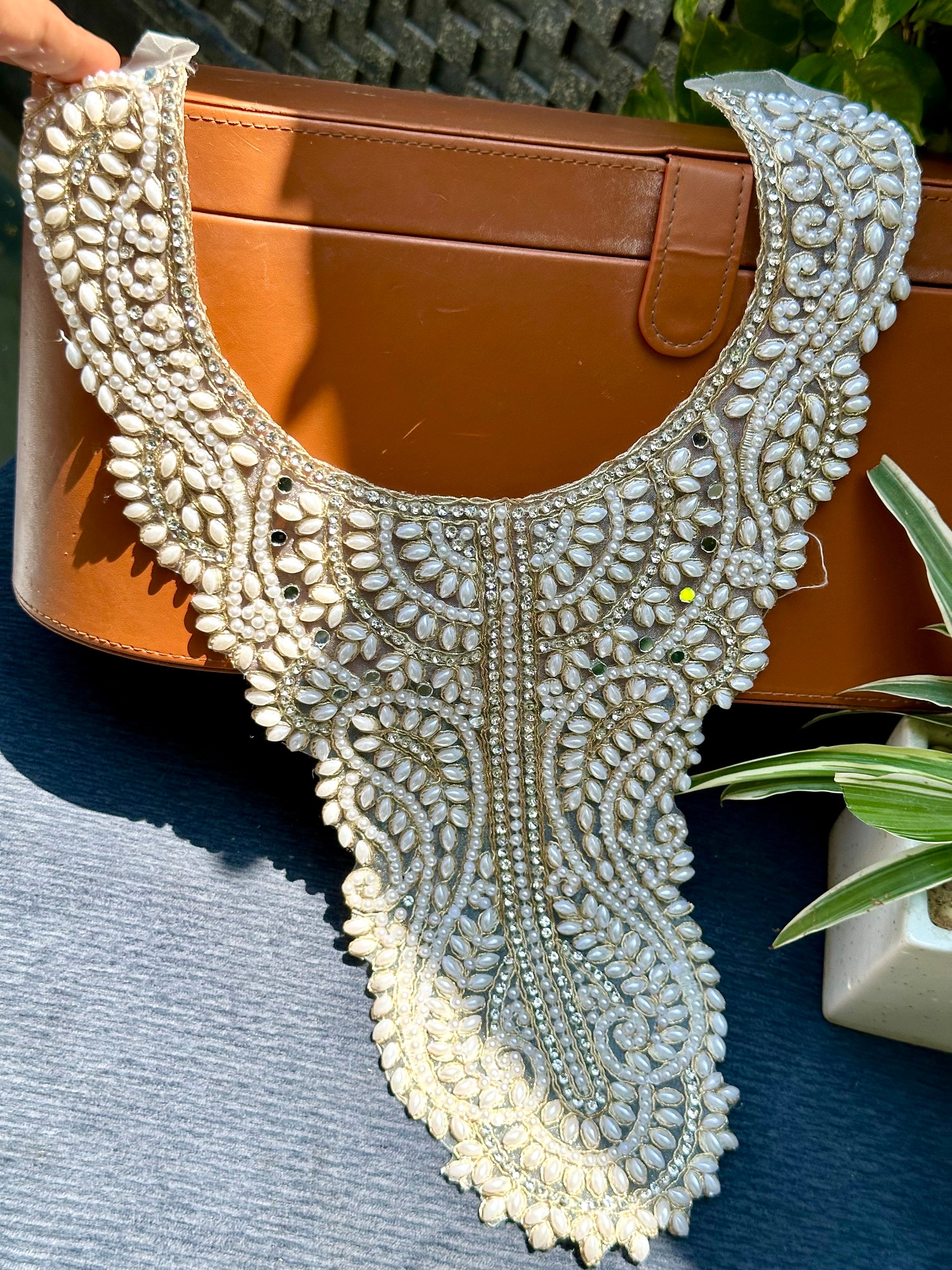 早い者勝ち Pearl on Sew Applique Embroidery Zircon Patch Neckline 靴