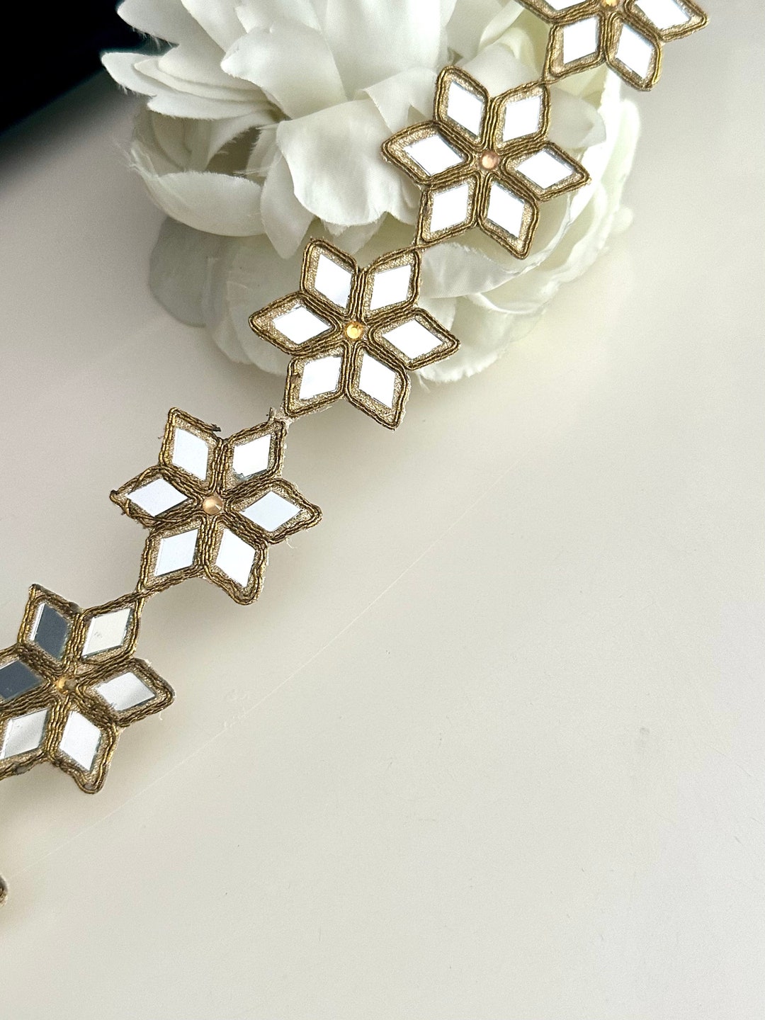 Handcrafted Flower Pattern Antique Lace Trim Mirror Work Decorative