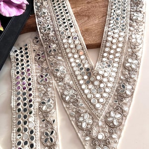 Aplique de escote en V con encaje de circonitas espejadas para novias étnicas, aspecto vintage, parche bordado floral plateado para vestido de novia de alta costura