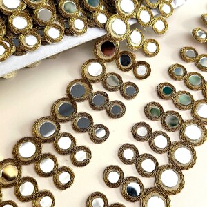 Indisk spegelbälteskant med utskärning, symmetrisk spets i antik guld för sarier, dupattor och vintageklänningar