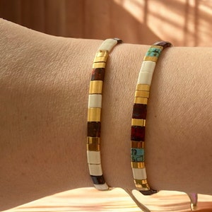 Conjunto de dos pulseras miyuki tila ajustables en hilo de seda dorado conjunto de 2 ideas de regalos hechos a mano para mujeres imagen 5