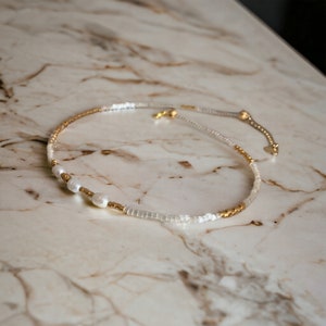 Collier ras de cou miyuki ivoire satin et plaqué or 24k perles Japonaises et perles de cultures collier minimaliste pour femme