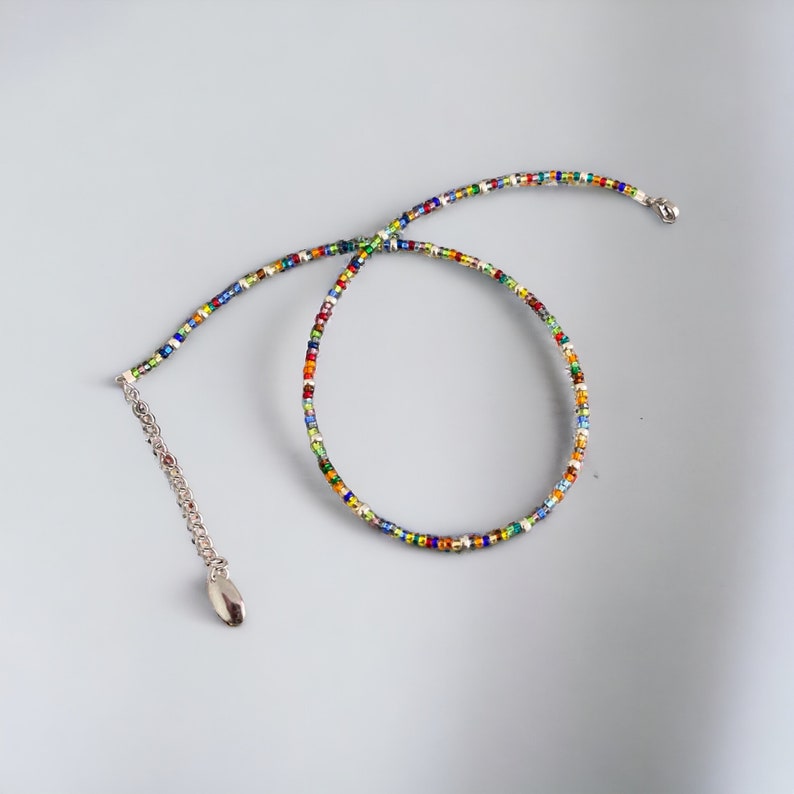 Collier en perles de rocailles multicolore et argent miyuki, ras de cou fantaisie pour femme image 4